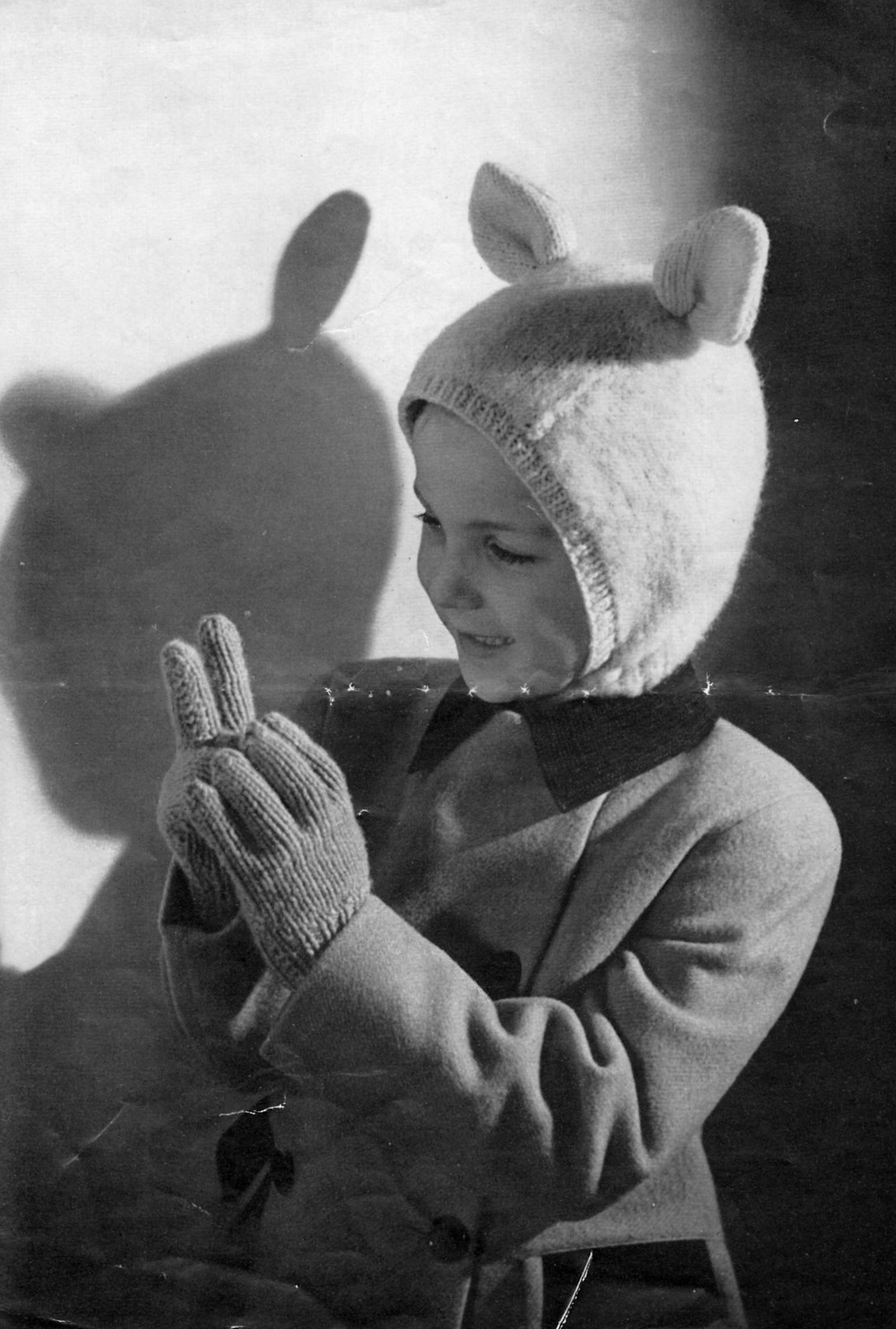 1940s Rabbit Ears Hat and Mittens for Children - P&B 523